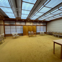 披露会場