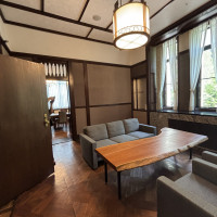 控え室奥側が新婦のお色直しスペース