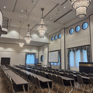 最上階の会場(扉から入場した視点)|768105さんの東京九段会館テラスの写真(2546764)