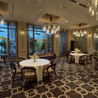 クラシカルで洋風なイメージの披露宴会場！洋風ドレスが似合う！