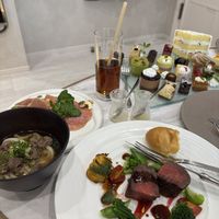 挙式が結んだ後、ブライズルームでゆっくり食事