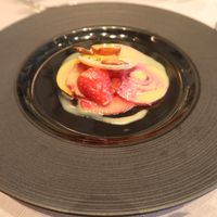 アミューズ/国産子牛と旬果のカルパッチョ