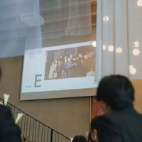 モニターは会場の左右から2機使用できます