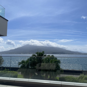 とても綺麗な日で、テラスへとがご案内してくださいました。|768316さんのTHE BAYSUITE SAKURAJIMA TERRACE（ザベイスイートサクラジマテラス）の写真(2523565)