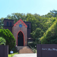 左側にBBQが出来る施設も入っています