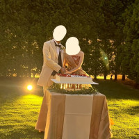 16時からスタートで夕暮れ時なのでガーデンでケーキカット