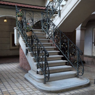 チャペル前の階段