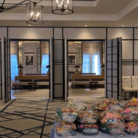 披露宴会場前のフロア