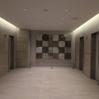 エレベーター前のフロア