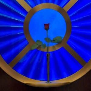 エレベーターにある薔薇は生花|768409さんの帝国ホテル 大阪の写真(2546073)