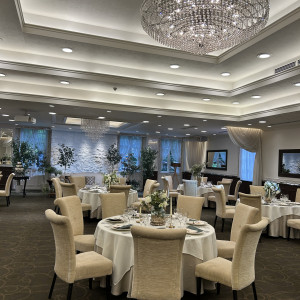 披露宴会場です。2階にありました。|768502さんの定禅寺ガーデンヒルズ迎賓館/FIVESTAR WEDDINGの写真(2524881)