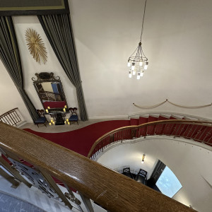 大階段　横幅は狭め|768545さんのホテルモントレエーデルホフ札幌の写真(2525717)