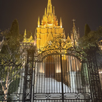 夜の外観