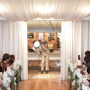 新郎入場|768566さんのBAYSIDE GEIHINKAN VERANDA/テイクアンドギヴ・ニーズウェディングの写真(2525342)