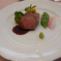 お肉料理です。