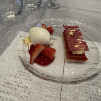 デザートのケーキ