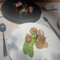 お肉とお魚です