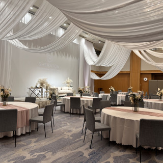 日輪は披露宴会場全体的にドレープがあり、とても豪華