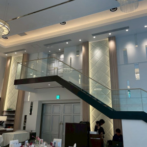 披露宴会場の内装、階段|768887さんのララシャンス 博多の森の写真(2528100)