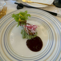 ふぐのソテー
若菜色のクスクスとバルサミコソース