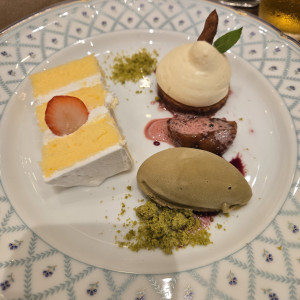 ウエディングケーキだけかと思っていたがデザートがついていた|768927さんのガーデンヒルズ迎賓館(松本)/テイクアンドギヴ・ニーズウェディングの写真(2564600)