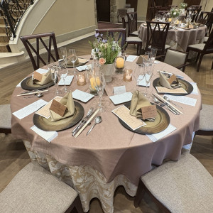 ブラウンの会場のゲストテーブル|768939さんのハートコート横浜の写真(2553173)