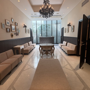 ロビー全体|768939さんのヴィクトリアガーデン恵比寿迎賓館/テイクアンドギヴ・ニーズウェディングの写真(2552532)