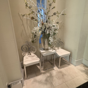 ロビーの至る所に座れる場所があります。|768939さんのアプローズスクエア東京迎賓館の写真(2552079)