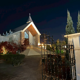 夜も雰囲気があって可愛いチャペルです!