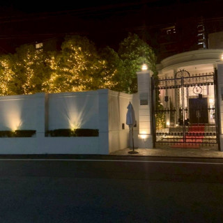 夜外観