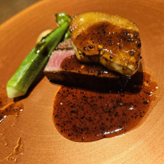 お肉がジューシーで柔らかくトリュフソースが最高にマッチします