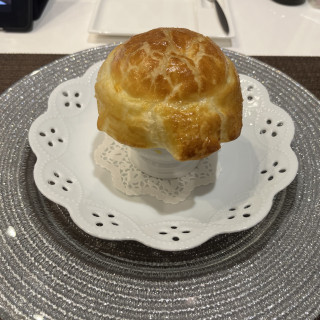 ホットパイです。中はじゃがいものポタージュです。