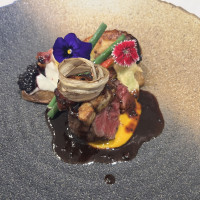 牛肉とフォアグラです。