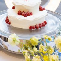 ウエディングケーキと装花