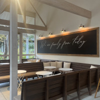 披露宴会場内で移動します