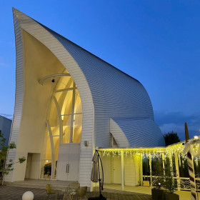 夕暮れ時のチャペル