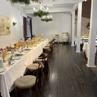 披露宴会場。おしゃれで素敵でした。