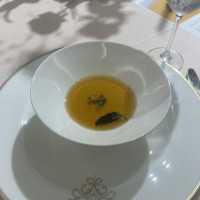 シェフこだわりのコンソメスープ