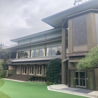 明治記念館の中庭から