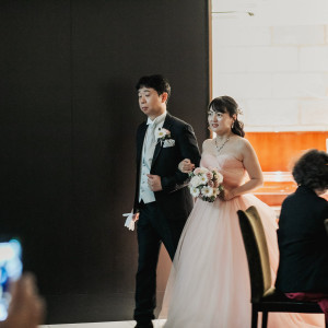 お色直し完了。
新郎・新婦入場。|769562さんの覚王山ル・アンジェ教会の写真(2534765)