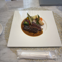 お肉料理です。