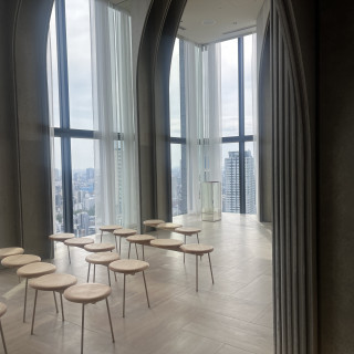 大きな木の下のイメージ