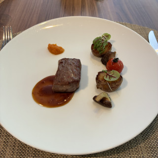 メインディッシュのお肉