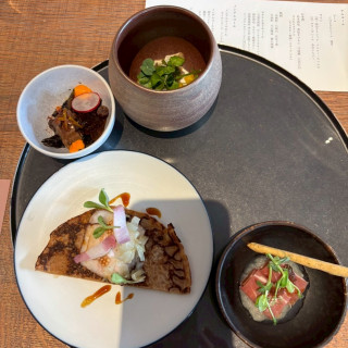 前菜の盛り合わせ。どれも美味しい