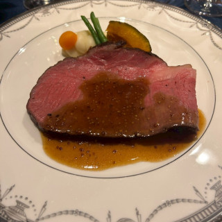 想像より大きくて分厚いローストビーフ!