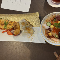 鱗付きの魚和人生初めて食べました。美味しすぎます。