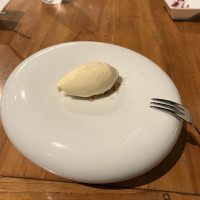 デザートの燻製されたバニラアイス
初めての味に感動