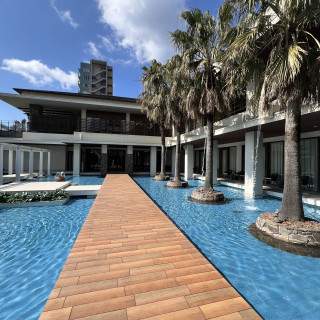 リゾート感溢れる中庭!