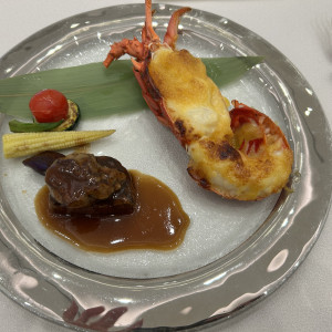 メインのお肉と伊勢エビ|769818さんのアルカンシエル luxe mariage 大阪（アルカンシエルグループ）の写真(2531550)