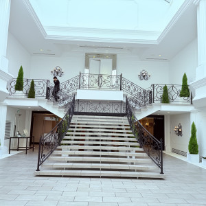 フラワーシャワーをする場所です。|769820さんのアルカンシエル luxe mariage 大阪（アルカンシエルグループ）の写真(2531556)